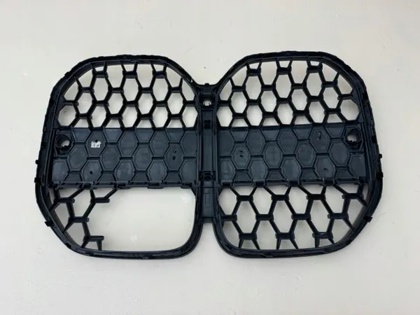 BMW IV 4 G22 G26 20R- Etupuskurin ritilä OEM image 10