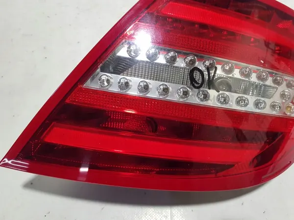 RECHTER ACHTERLAMP MERCEDES W204 SEDAN LIFT A2048205864 image 3