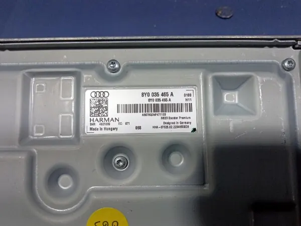 Audi Radioversterker OEM 8Y0035465A - Gebruikt image 5