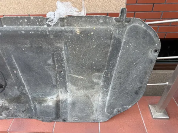 Isolation de capot Toyota Hilux VIII OEM 533410K270 image 3