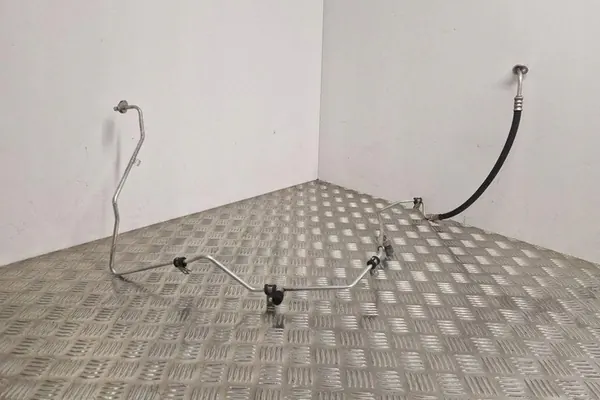 Ilmastointiputket RENAULT CLIO III 1.2L bensiini OEM 924406009R image 2