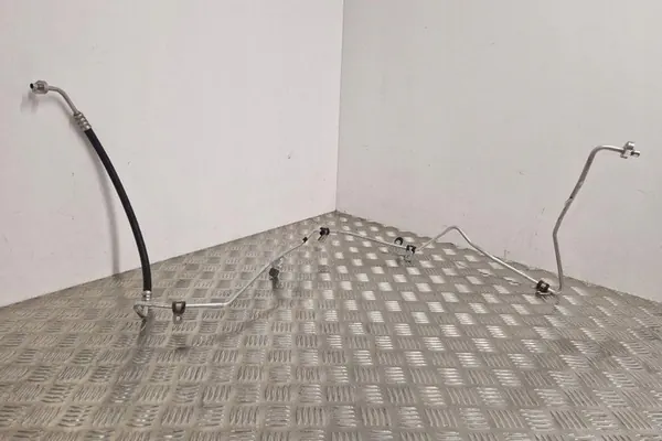 Ilmastointiputket RENAULT CLIO III 1.2L bensiini OEM 924406009R image 3