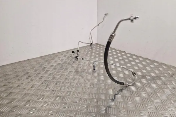 Ilmastointiputket RENAULT CLIO III 1.2L bensiini OEM 924406009R image 5