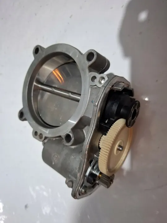 Dodge Charger 2 II Lift SRT 6.4 Hemi Throttle Body OEM image 3