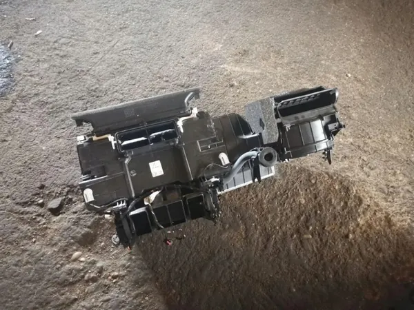 Heizungskern Audi A7 OEM 4G1816005B - Gebraucht image 2