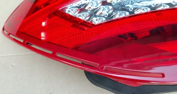 MERCEDES C-KLASSE W204 LINKER ACHTERLICHT image 2