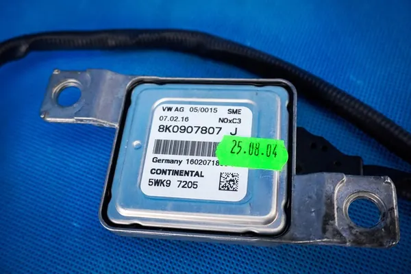 Sensor NOX Audi A4 A5 Q5 A6 2.0TDI 8K0907807J image 4