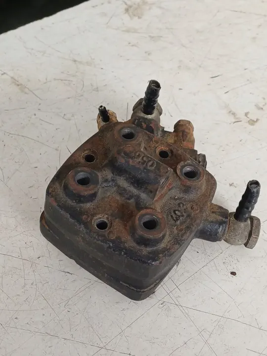 Kraftstoffverteiler OEM 0 438 100 074 für Volvo image 4