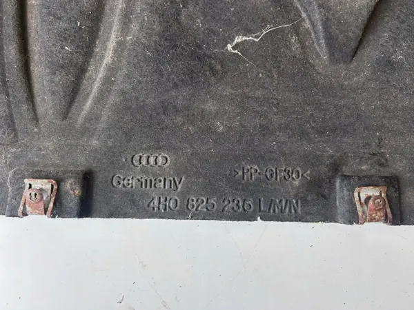 Cobertura Caixa Audi A8 S8 4H OEM 4H0825235L image 3