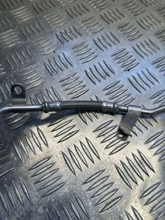 Mercedes-Benz Öleinfüllrohr OEM A6541802500 - Gebraucht image 4