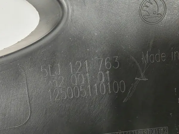 Volant d'entrée d'air d'occasion OEM 5LJ121763 Skoda image 6