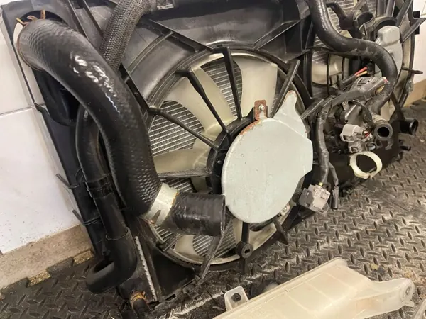 Juego de Radiador OEM FAH12987 para Lexus NX/RAV4 image 6