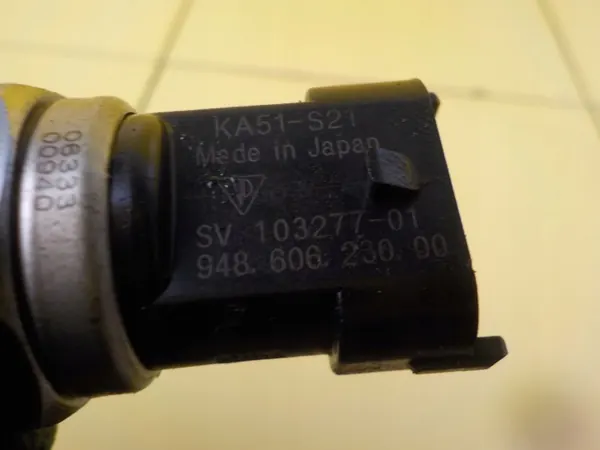 Porsche Kraftstoffdrucksensor OEM 94860623000 image 3