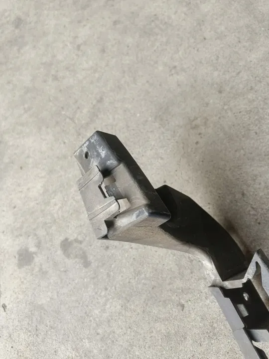 Suporte de para-choque traseiro Skoda Octavia III 12-16 HB 5E5807863 image 2