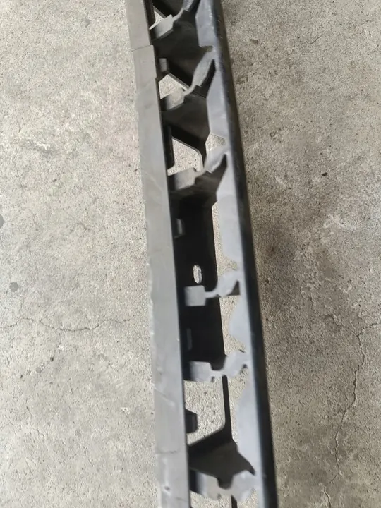 Suporte de para-choque traseiro Skoda Octavia III 12-16 HB 5E5807863 image 4