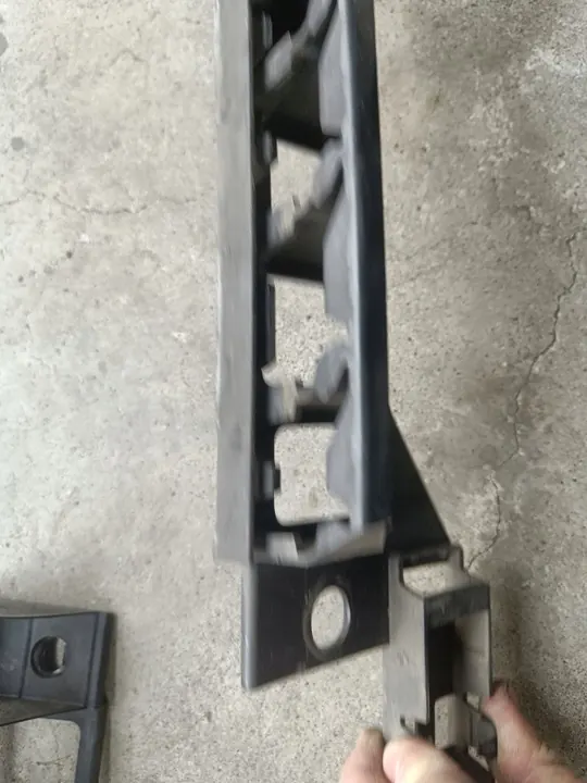 Suporte de para-choque traseiro Skoda Octavia III 12-16 HB 5E5807863 image 5