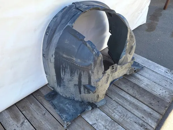 Left Front Wheel Arch BMW X6 E71 2012 3.0D image 4