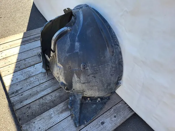 Left Front Wheel Arch BMW X6 E71 2012 3.0D image 6