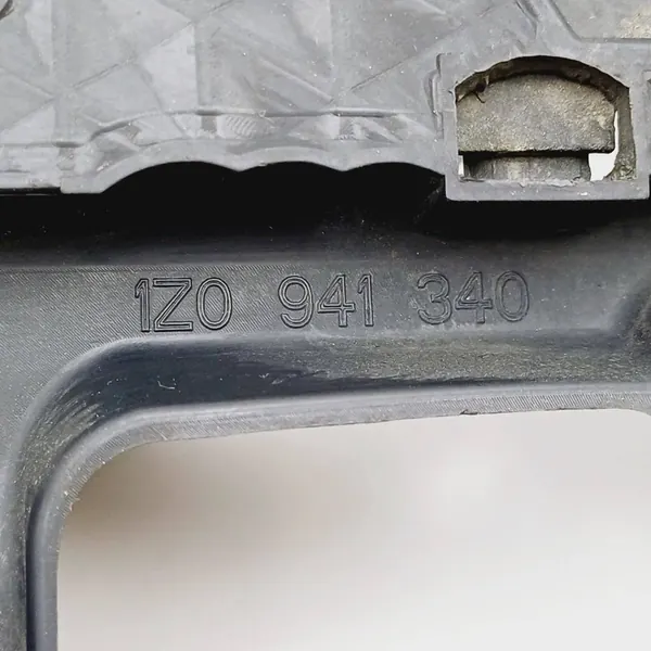 Support de phare avant droit Skoda Octavia MK2 OEM 1Z0941340 image 2