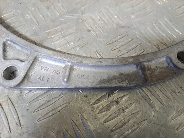 Peça distância caixa OEM 0BH103551B - Usado image 3