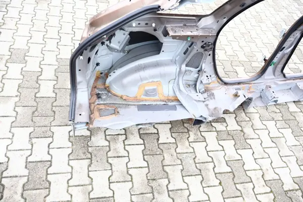 Volvo XC60 I vasen takalokasuojus OEM 1274734590 image 4