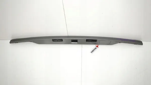 OEM 360150025 Tailgate Trim with Camera for Range Rover Evoque image 2