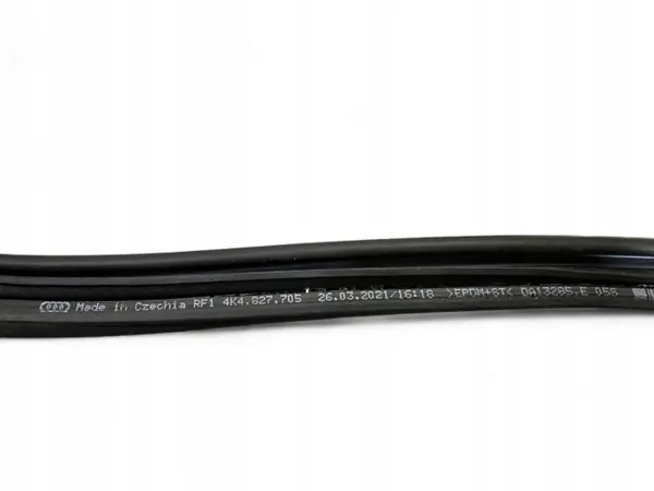 Joint de coffre arrière Audi e-tron 2021 OEM 4K4827705 image 4