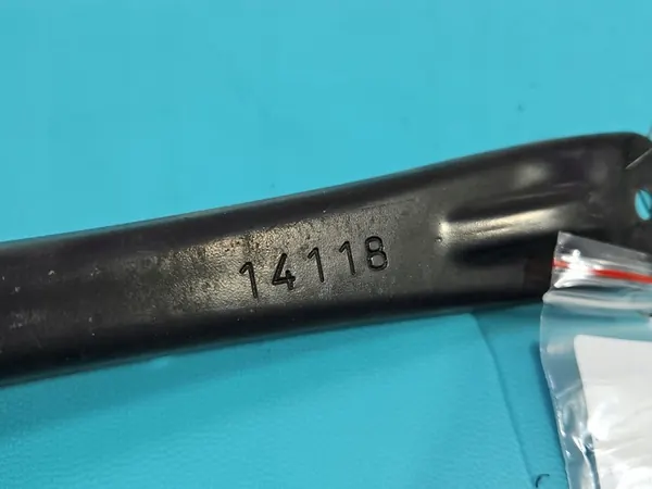Suporte de cinto dianteiro esquerdo Dodge Caravan V 07-20 OEM image 4