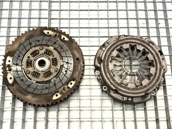 Kytkin Renault Clio III 1.2 75HV 8200745122 05-14 image 2