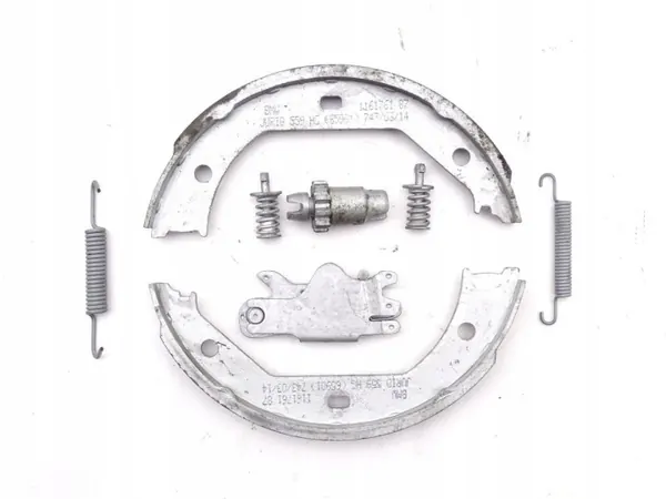 BMW OEM 1161761 GBI_BMW A Handbremsbacken Set image 2