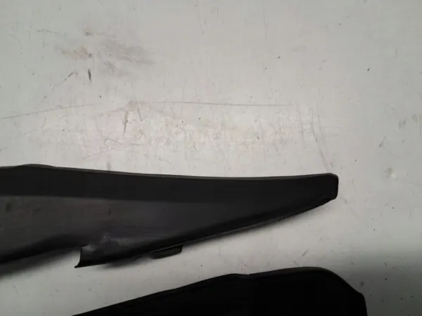 Peugeot 208 Windschutzscheibenleiste Set OEM 96748542XT image 3