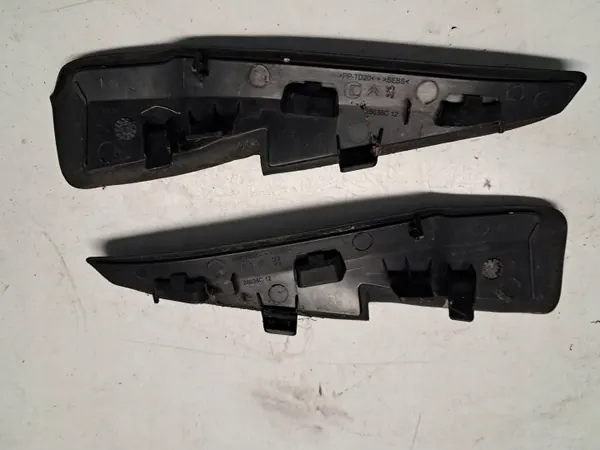 Peugeot 208 Windschutzscheibenleiste Set OEM 96748542XT image 6