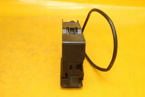 Motorhuvslås VW Passat B6 3C1823509D image 7