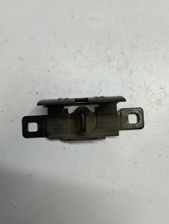 Cerra maletero Audi A2 OEM awd84f16584 - Usado image 2
