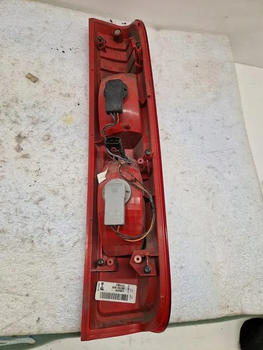 Luz Trasera Izquierda Trafic II Vivaro A 8200415250 image 3