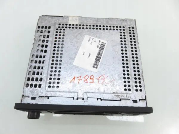 Radio VW OEM 1J0035152E con Navegación - Usado image 3