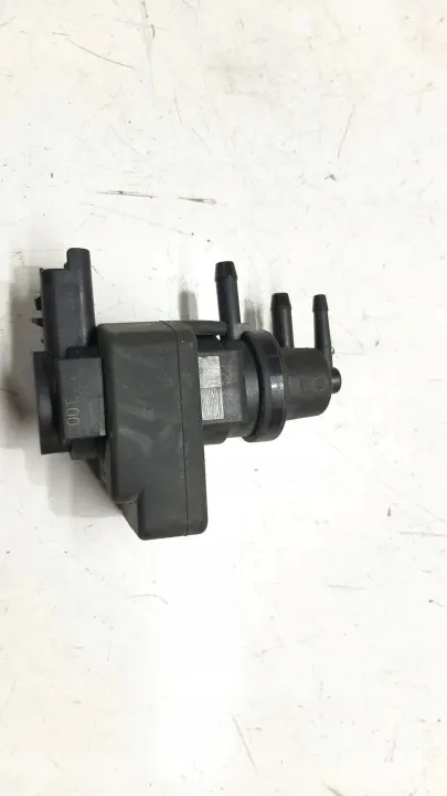 Válvula de vacío OEM 70177713 para Peugeot 208 1.6L image 2