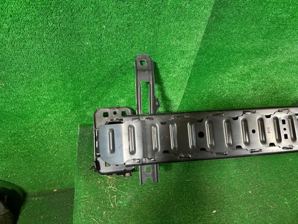 Viga do para-choques dianteiro Ford Fiesta MK8 OEM PIA02F0128 image 3