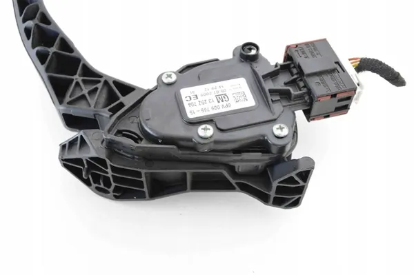 Gaspedal Chevrolet Cruze 2.0L OEM 13252704 image 3