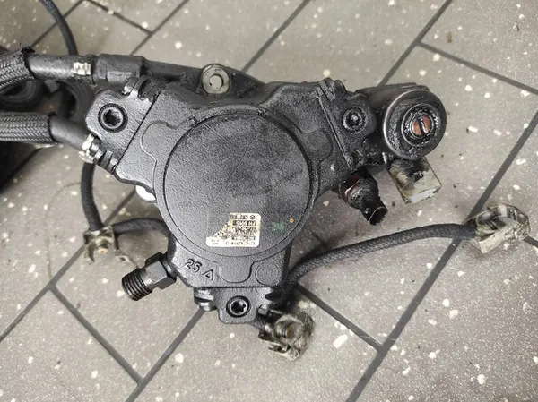 Bränsleinsprutningspump Mercedes W204 2.2 CDI image 2