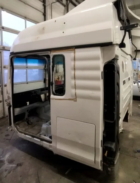 MAN TGX XLX Ohjaamon Runko - Käytetty OEM-osa image 4