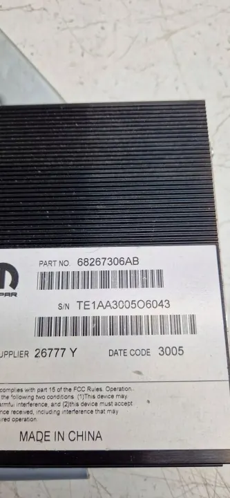 Amplificateur audio Dodge Durango 2017 OEM 68267306AB image 4
