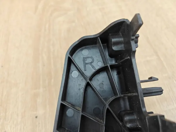 Suporte de fixação direito para persiana OEM 1149052XX BMW G30 G31 image 6