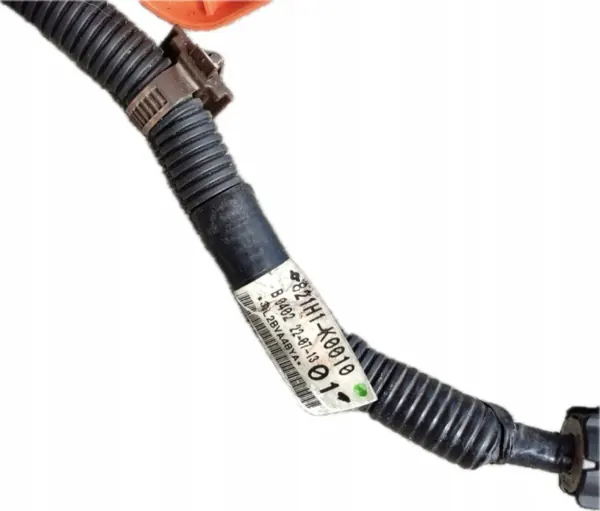Toyota Yaris IV 1.5h Hybrid bränsleledning OEM 821H1-K0010 image 7