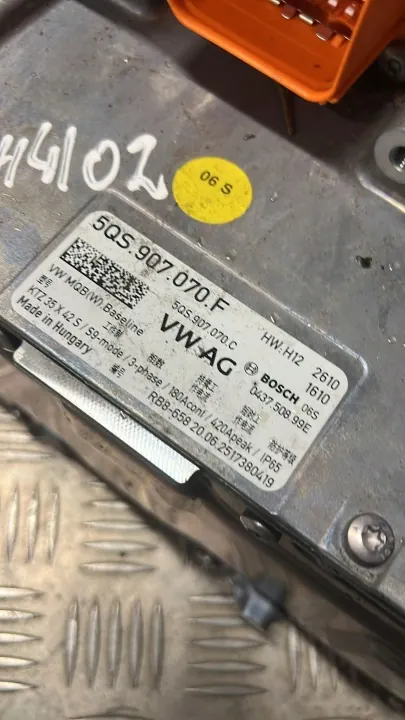 Onduleur avec Convertisseur OEM 5QS907070F d'Occasion image 6