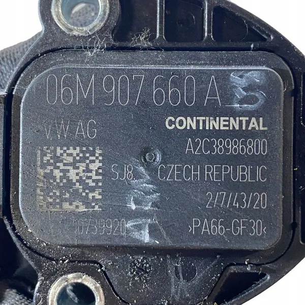 Capteur de niveau d'huile Audi Q8 2020 OEM 06M907660A image 7