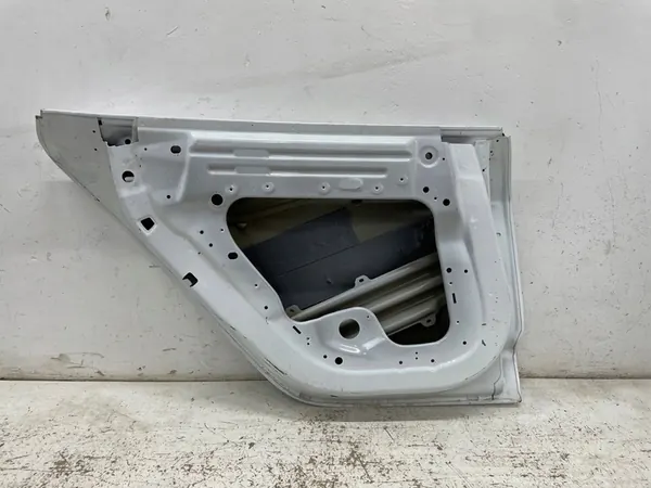 TESLA MODEL 3 17- Vänster Bakdörr image 6