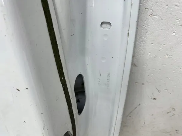 TESLA MODEL 3 17- Vänster Bakdörr image 9