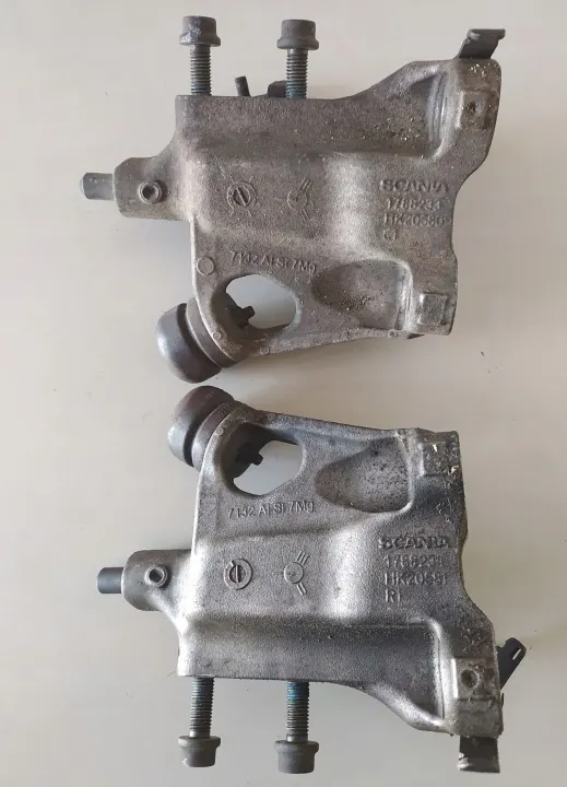 Scania R ohjaamon kiinnitystorni OEM 1788234 1788233 image 2