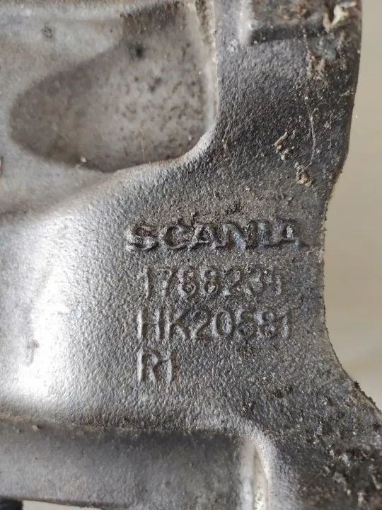 Scania R ohjaamon kiinnitystorni OEM 1788234 1788233 image 3